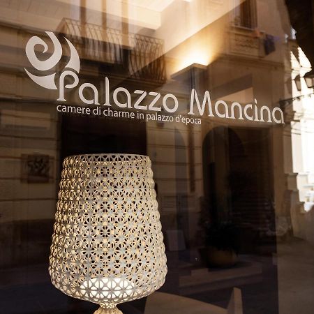 Palazzo Mancina Hotel Trapani Bagian luar foto