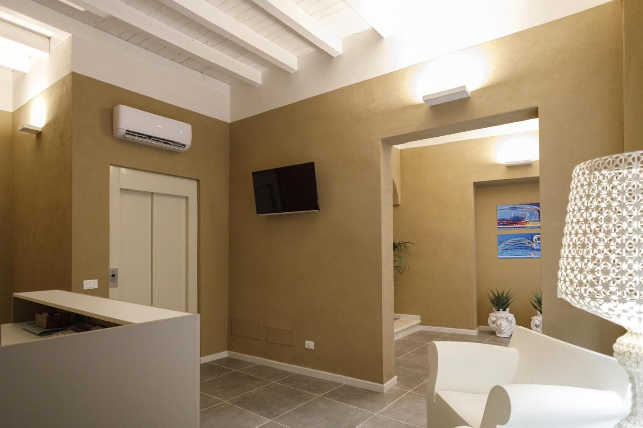 Palazzo Mancina Hotel Trapani Bagian luar foto
