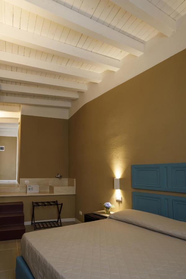 Palazzo Mancina Hotel Trapani Bagian luar foto